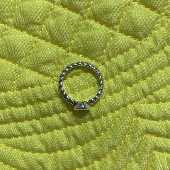 James Avery Garnet Gemstone Heart Twisted Wire Ring - Picture 5 of 6